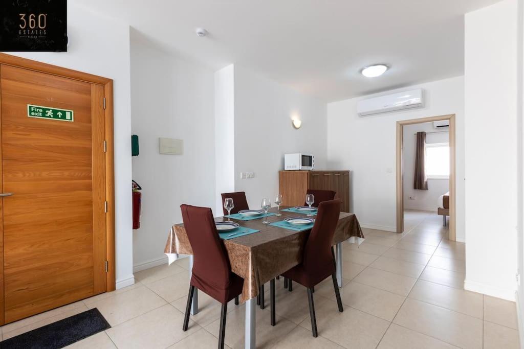 Beautiful, Top Notch 1 Bedroom Apt Just Off The Coast By 360 Estates Сейнт Полс Бей Екстериор снимка