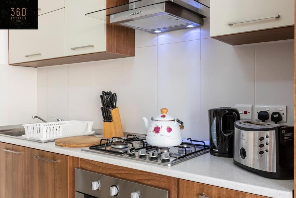 Beautiful, Top Notch 1 Bedroom Apt Just Off The Coast By 360 Estates Сейнт Полс Бей Екстериор снимка